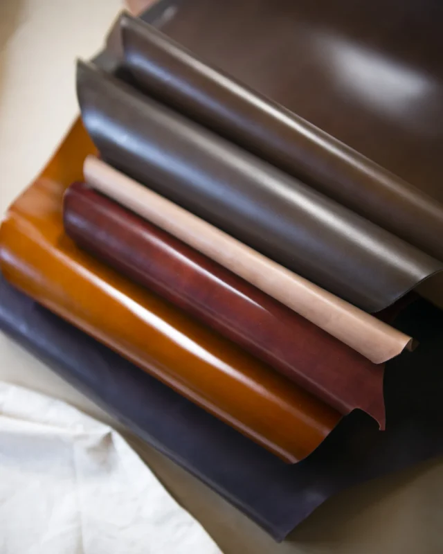 Dây đồng hồ da mông ngựa được đánh giá cao chính là độ bóng tự nhiên