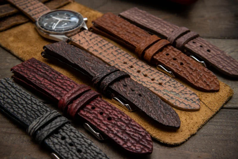 Để sở hữu một chiếc dây đồng hồ da cá mập chính hãng, bạn nên lựa chọn những địa chỉ uy tín