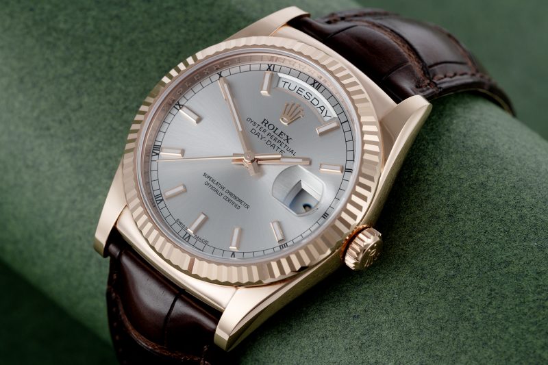 Phần lớn dây da đồng hồ Rolex được chế tác từ da cá sấu cao cấp